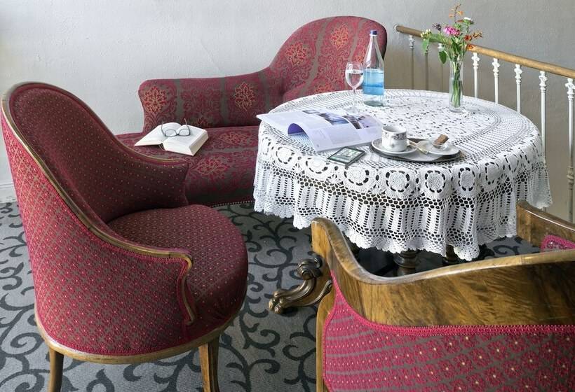 Blume Baden Hotel & Restaurant