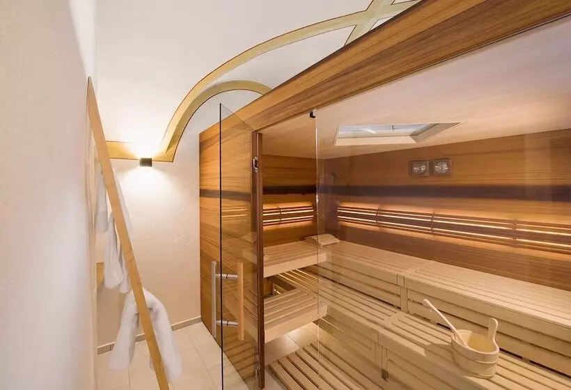 Blume Baden Hotel & Restaurant