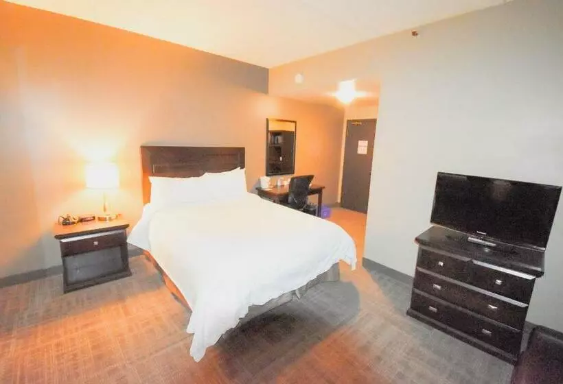 هتل Canad Inns Destination Centre Portage La Prairie