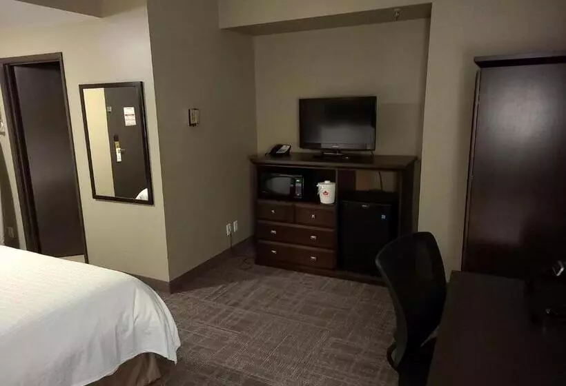 هتل Canad Inns Destination Centre Portage La Prairie