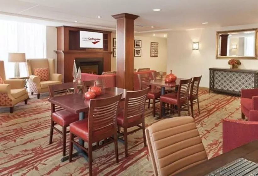 فندق Carlingview Toronto Airport