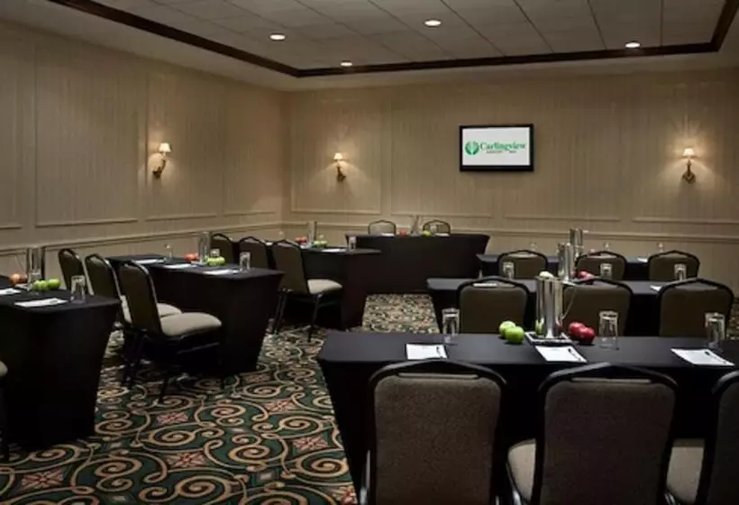 فندق Carlingview Toronto Airport