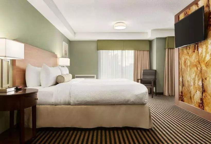 酒店 Days Inn By Wyndham Miramichi Nb