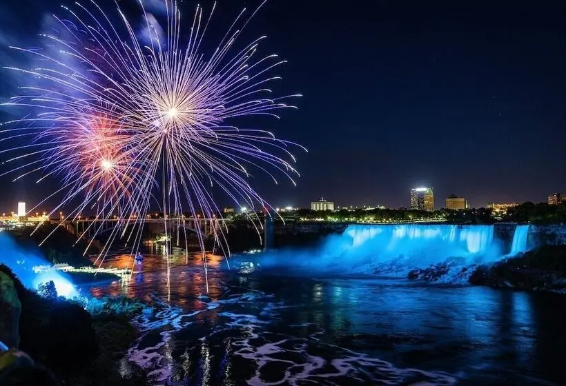 ホテル Days Inn By Wyndham Niagara Falls Lundys Lane
