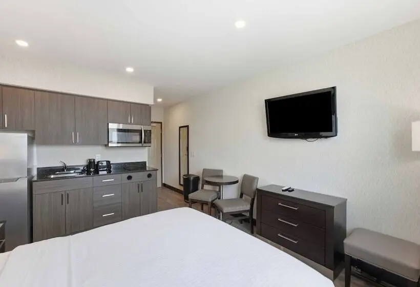 ホテル Days Inn By Wyndham Niagara Falls Lundys Lane