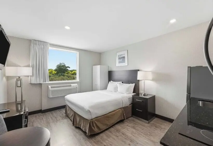 ホテル Days Inn By Wyndham Niagara Falls Lundys Lane