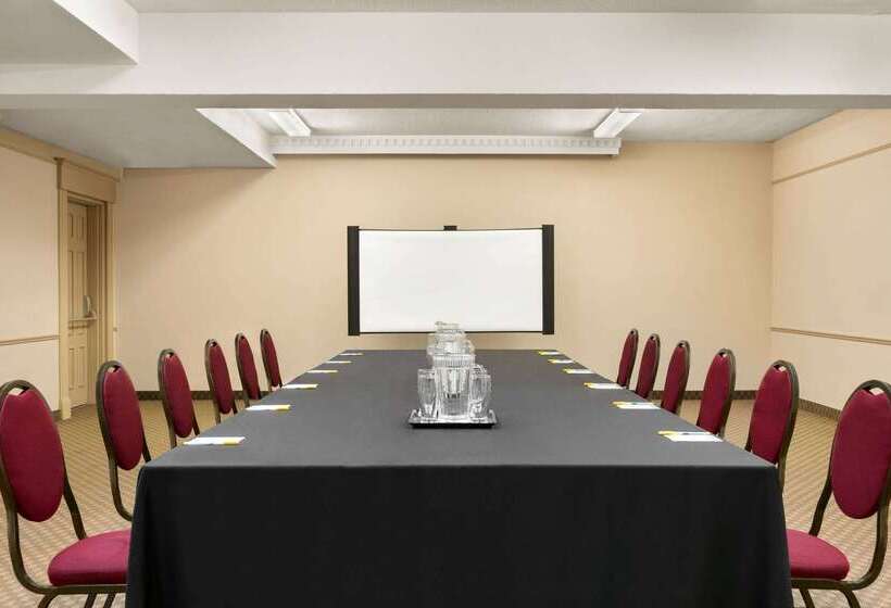 هتل Days Inn By Wyndham London