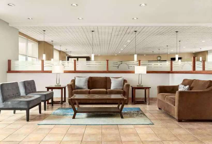 فندق Days Inn By Wyndham London