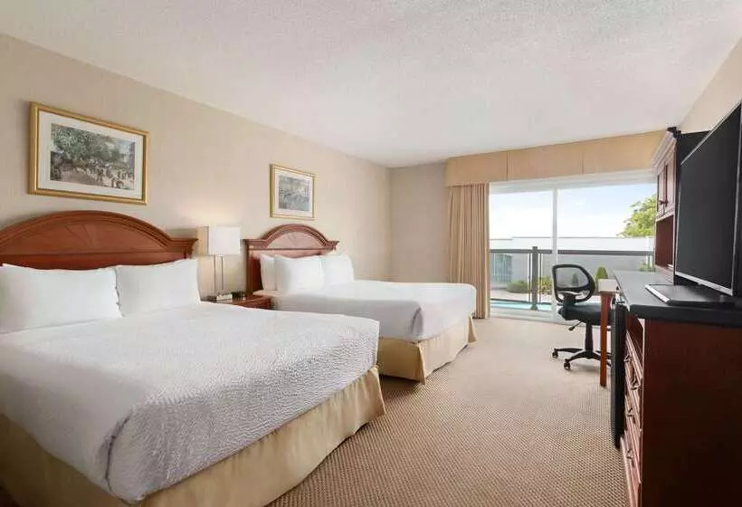 فندق Days Inn By Wyndham London