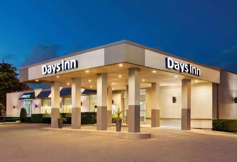 فندق Days Inn By Wyndham London