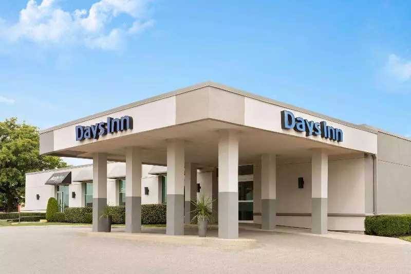 فندق Days Inn By Wyndham London