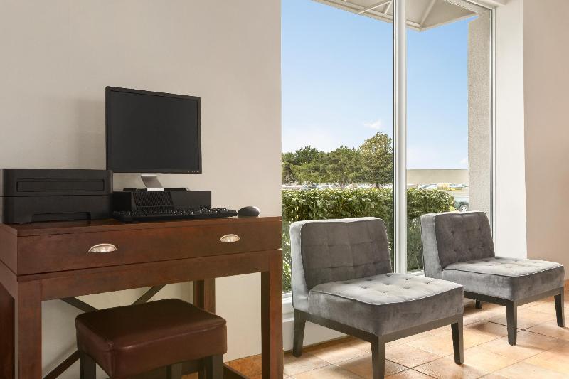 هتل Days Inn By Wyndham London