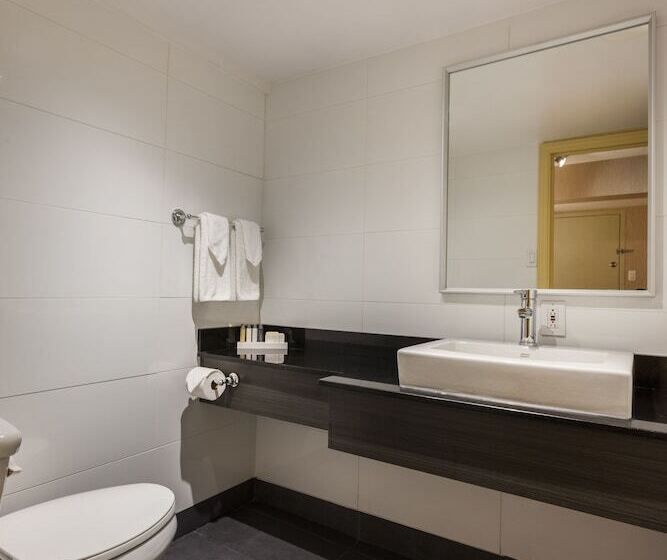 فندق Espresso Montreal Centre Ville / Downtown