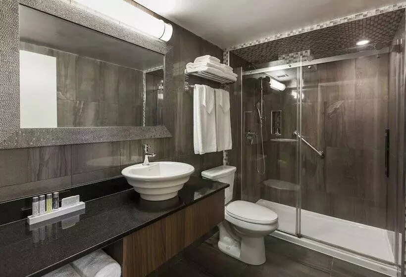 Отель Espresso Montreal Centre Ville / Downtown