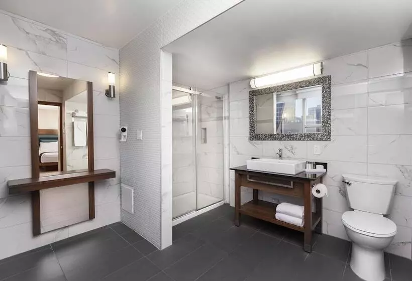 Отель Espresso Montreal Centre Ville / Downtown