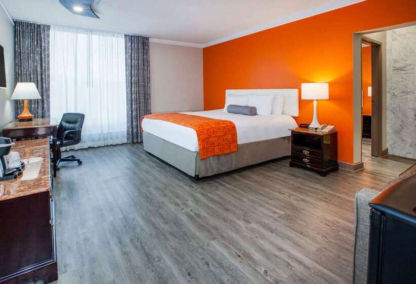 فندق Surestay Plus By Best Western Windsor