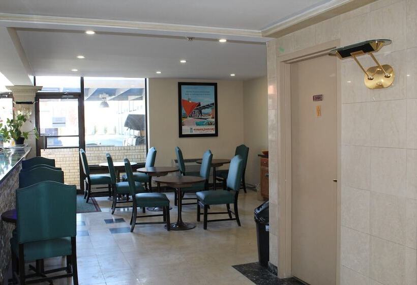 فندق Surestay Plus By Best Western Windsor