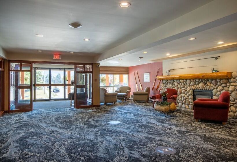 هتل Lobstick Lodge