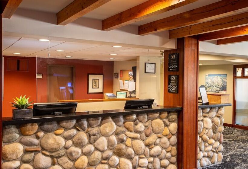 هتل Lobstick Lodge