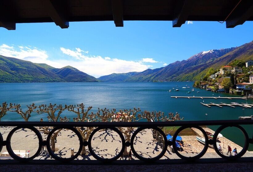 בית מלון כפרי New Elvezia