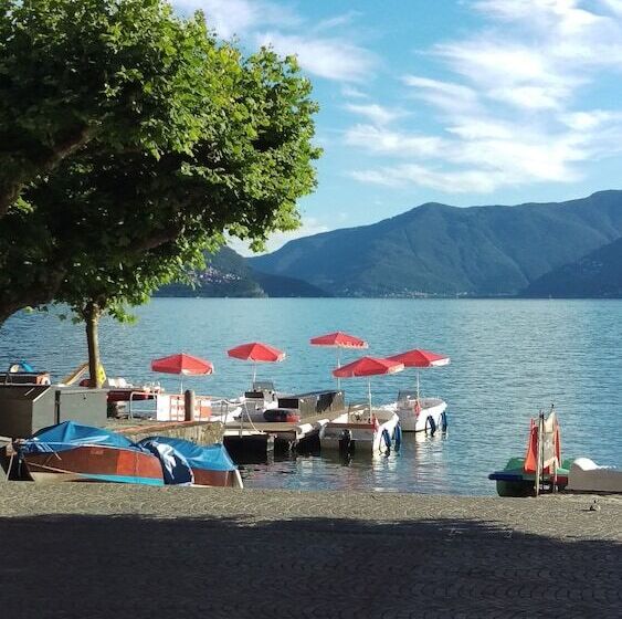 בית מלון כפרי New Elvezia