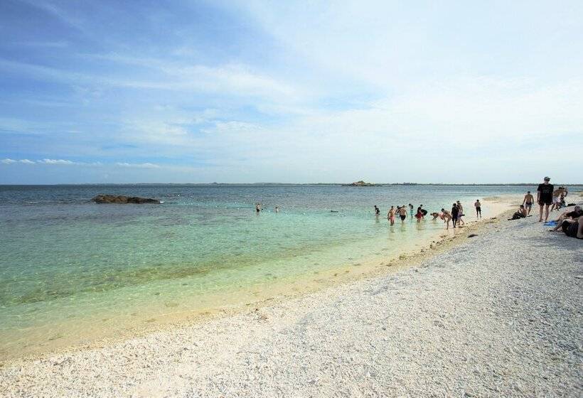 فندق Nilaveli Beach