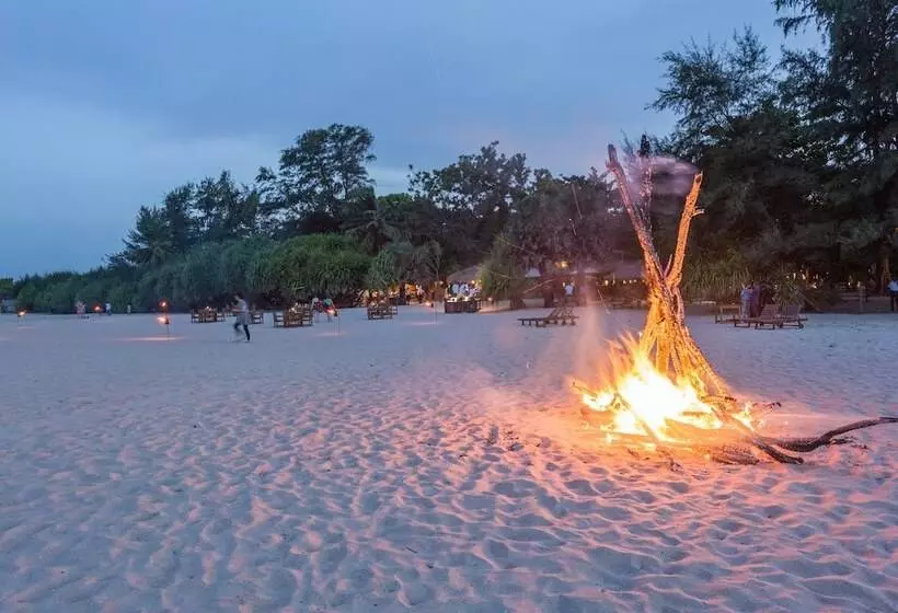 Hotel Nilaveli Beach