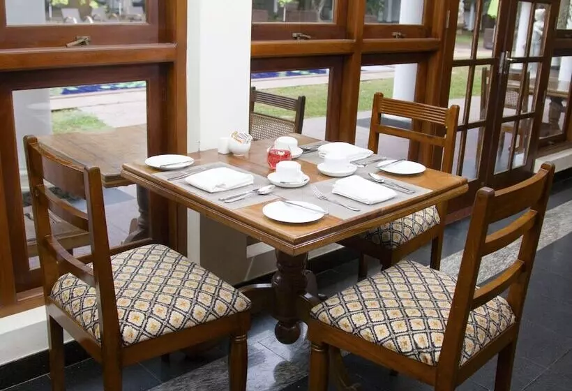 ホテル Palms, Mount Lavinia