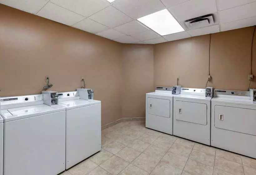 ホテル Quality Inn & Conference Centre