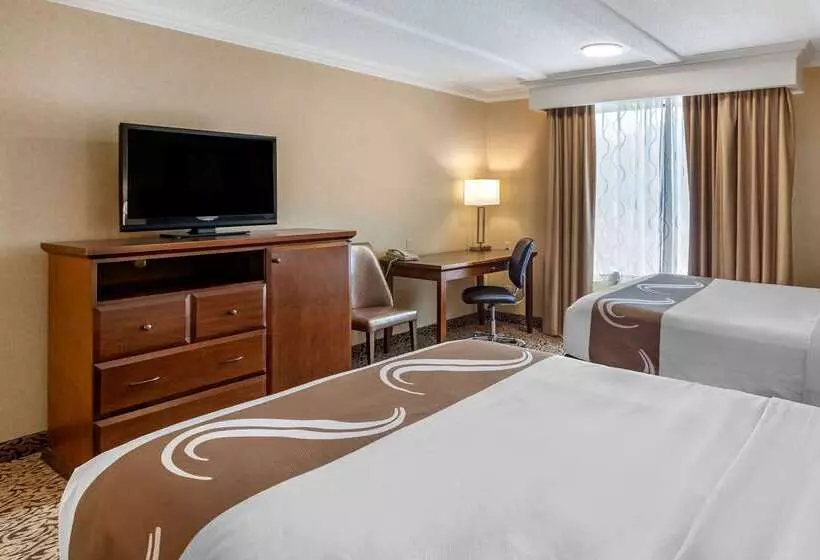 ホテル Quality Inn & Conference Centre