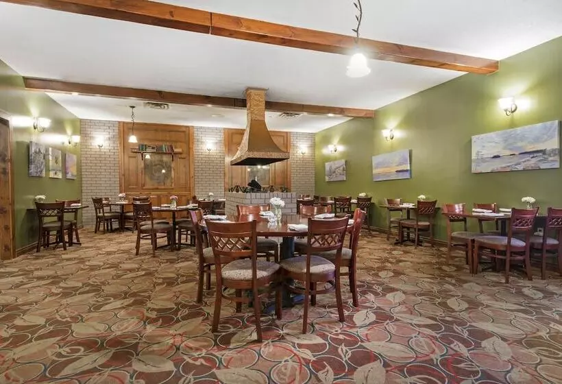 ホテル Quality Inn & Conference Centre