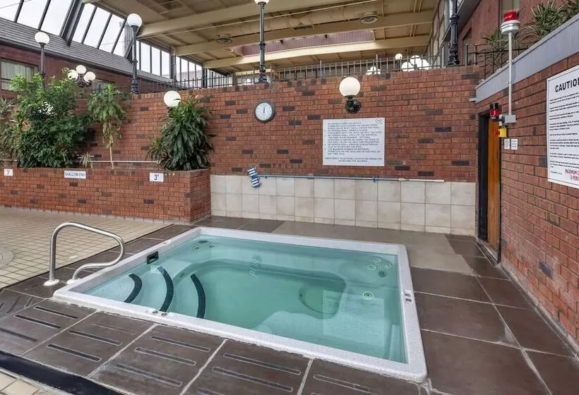 ホテル Quality Inn & Conference Centre