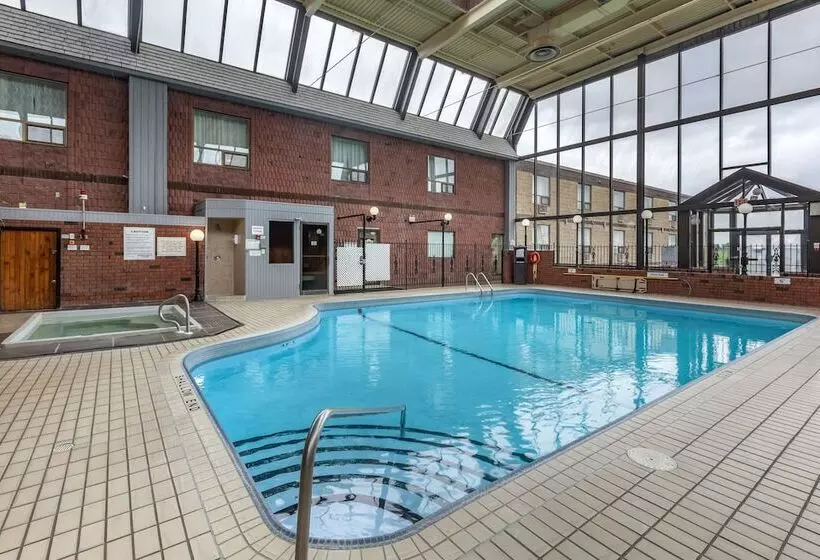 ホテル Quality Inn & Conference Centre