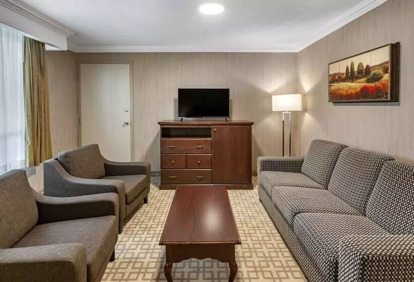 ホテル Quality Inn & Conference Centre