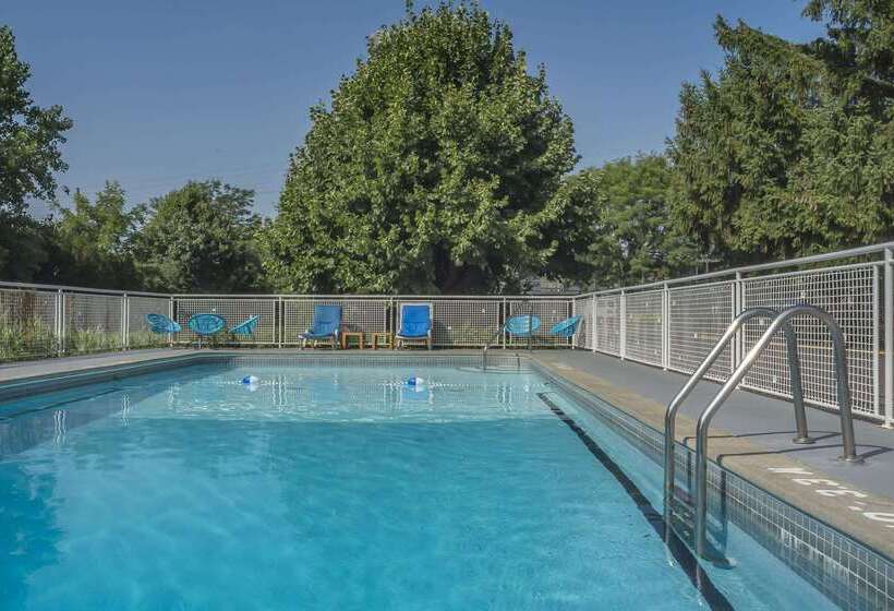 فندق Rodeway Inn Fallsview