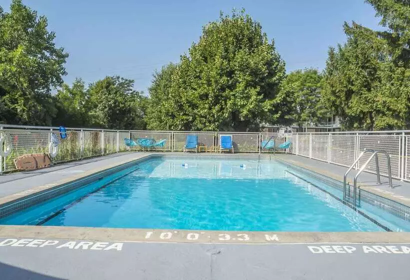 Szálloda Rodeway Inn Fallsview