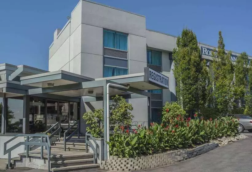 Szálloda Rodeway Inn Fallsview