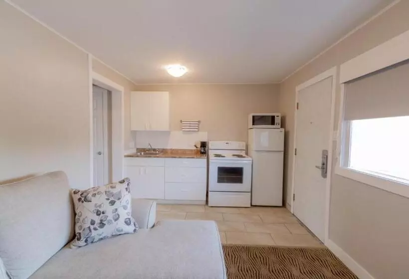 Hotelli Scott S Inn & Suites