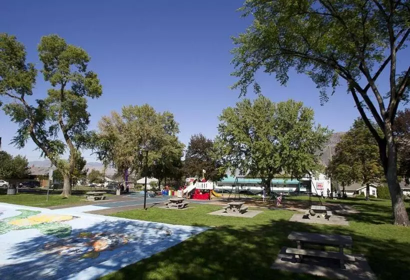 Hotelli Scott S Inn & Suites