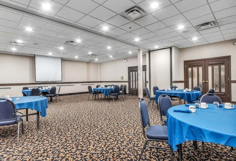 Seven Oaks Hotel Regina