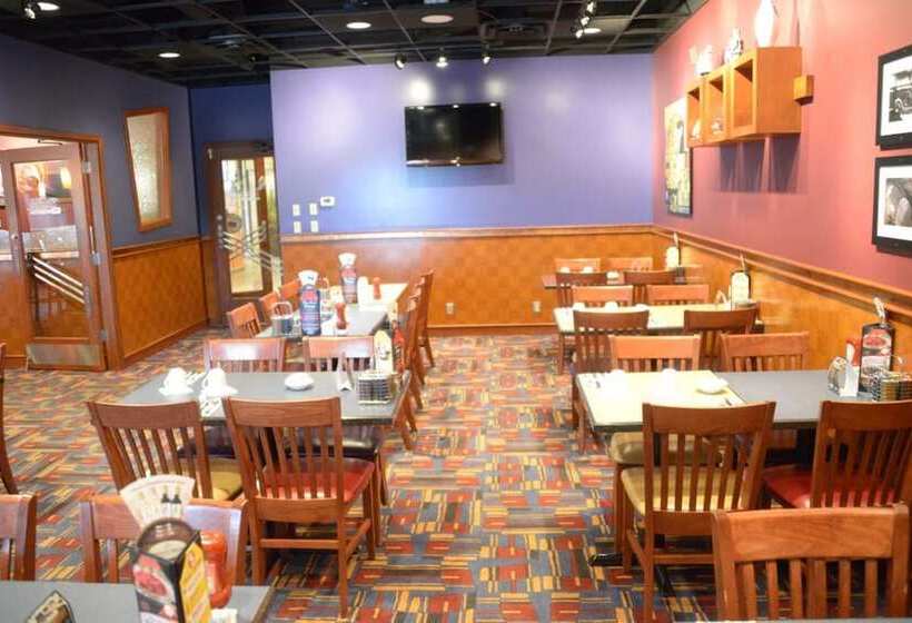 Seven Oaks Hotel Regina