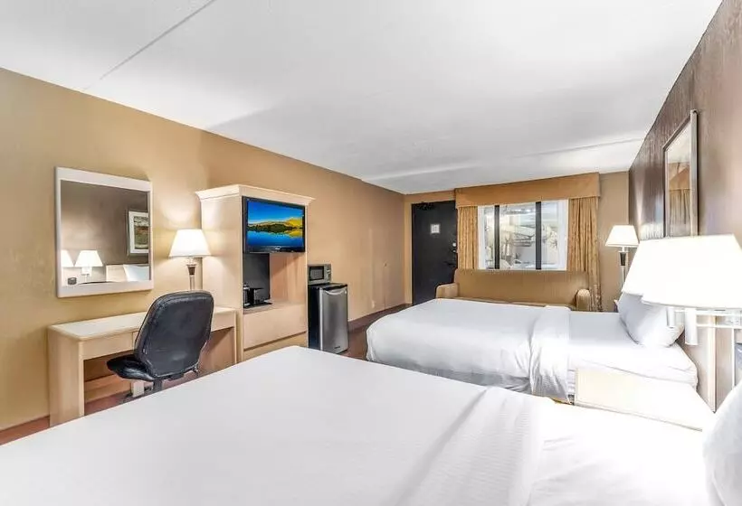 Seven Oaks Hotel Regina