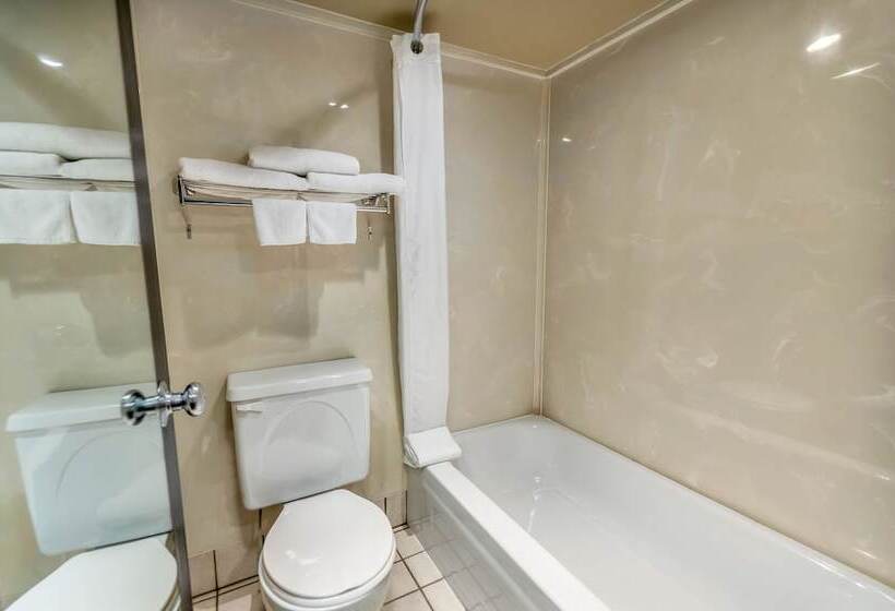 Seven Oaks Hotel Regina