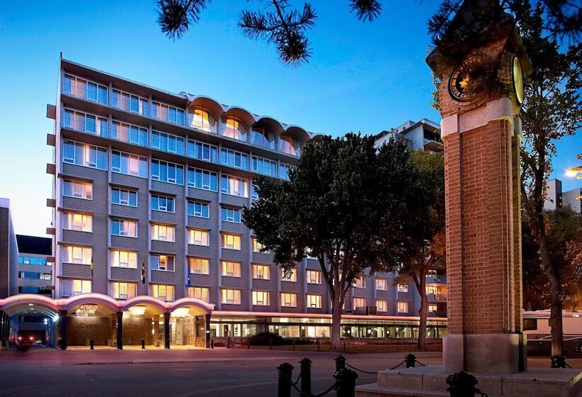 هتل Sheraton Cavalier Saskatoon