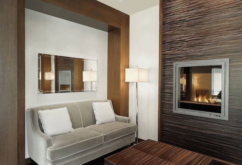 هتل Sheraton Cavalier Saskatoon