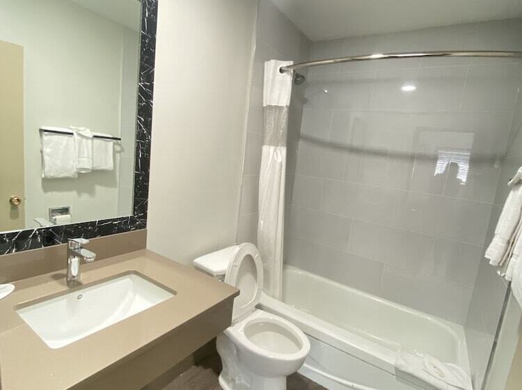 Hotel Super 8 By Wyndham Penticton