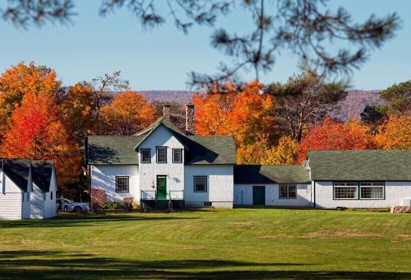 Hotel The Normaway Inn