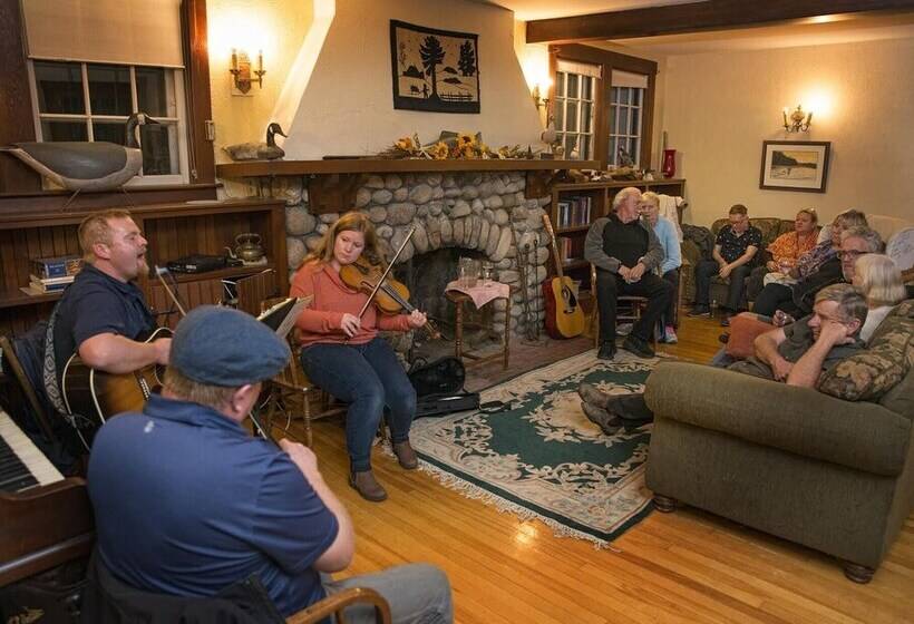 Hotel The Normaway Inn