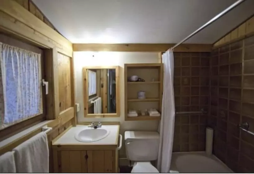 Hotelli The Normaway Inn