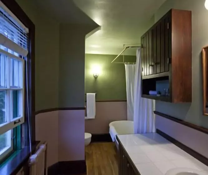 Hotelli The Normaway Inn